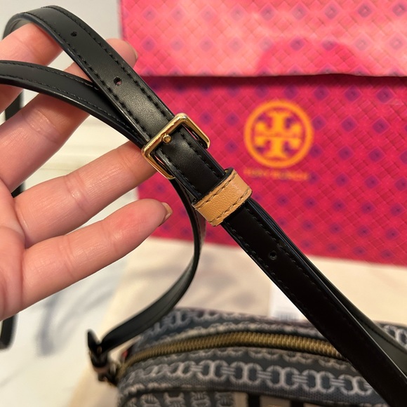 Tory Burch Gemini link crossbody - Picture 7 of 9